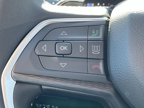 New 2025 Jeep Grand Cherokee L Laredo image 22