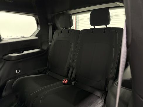 New 2026 Jeep Grand Cherokee L Laredo AWD/4WD image 17