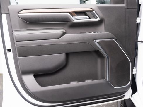 Used 2024 Chevrolet Silverado 3500 LT image 12