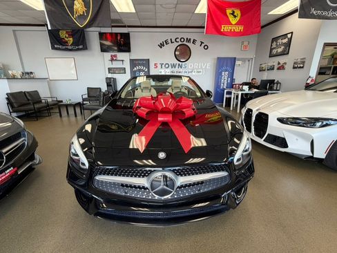 Used 2017 Mercedes-Benz SL 550 image 4