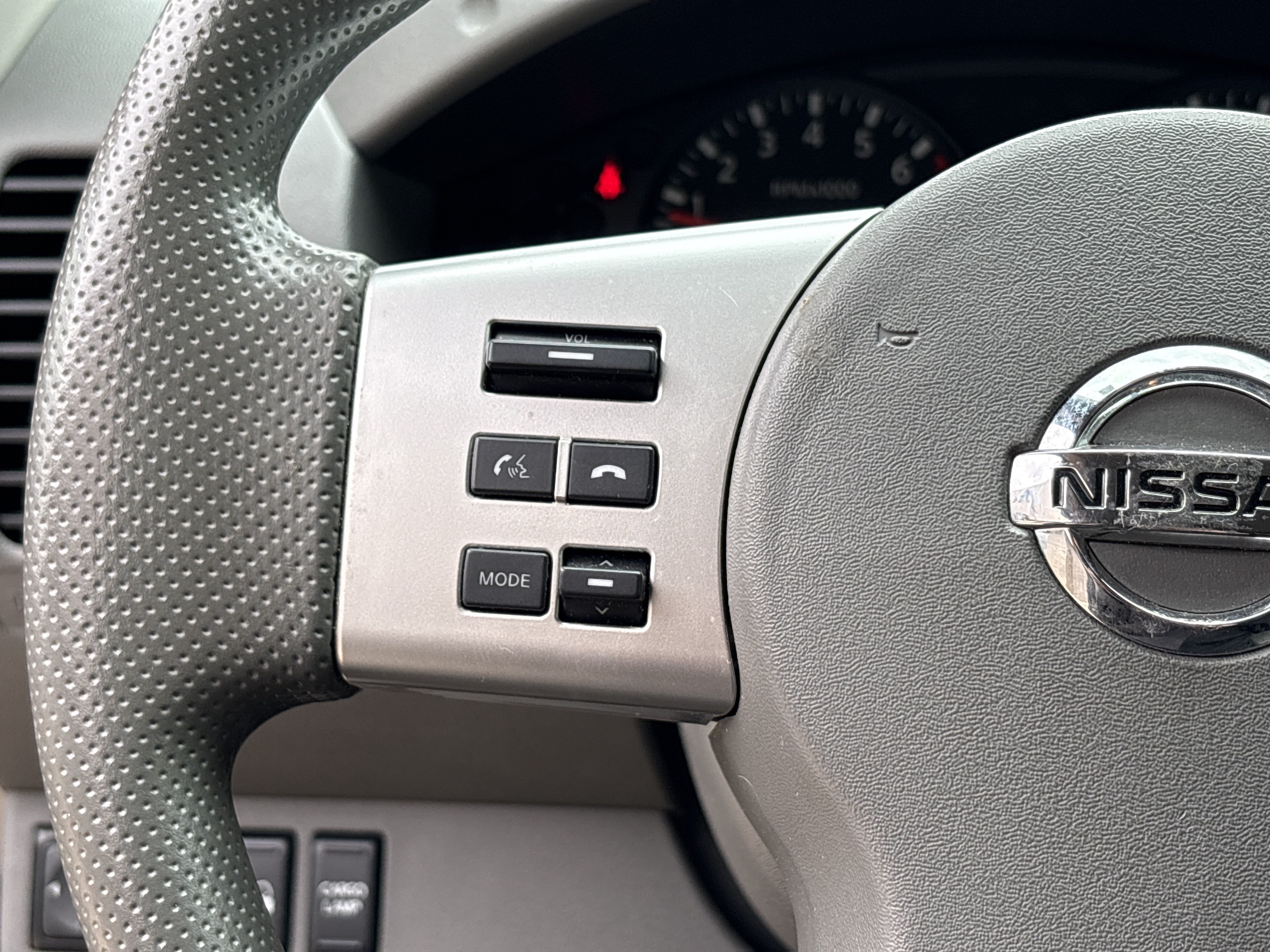 Used 2018 Nissan Frontier SV AWD/4WD image 19