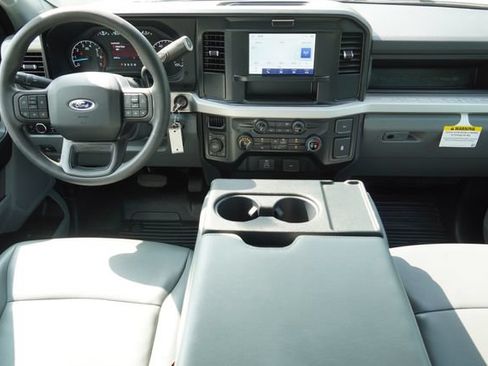 Certified 2025 Ford F250 XL AWD/4WD image 13