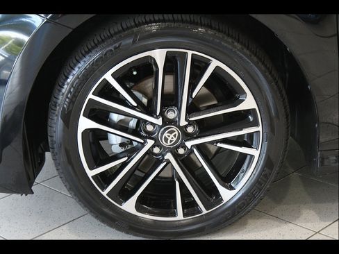 Used 2026 Toyota Camry XLE FWD image 9