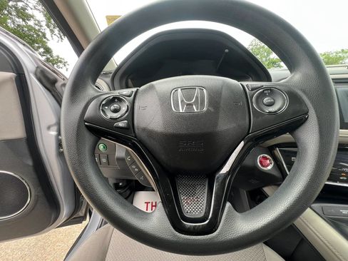 Used 2018 Honda HR-V EX image 13
