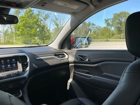 Used 2023 GMC Acadia SLT w/ Preferred Package AWD/4WD image 29
