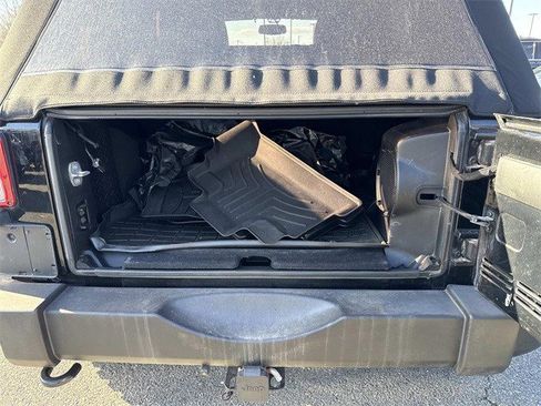 Used 2013 Jeep Wrangler Unlimited Rubicon w/ Dual Top Group image 12