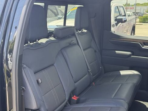 Used 2023 Chevrolet Silverado 1500 High Country w/ High Country Premium Package AWD/4WD image 34