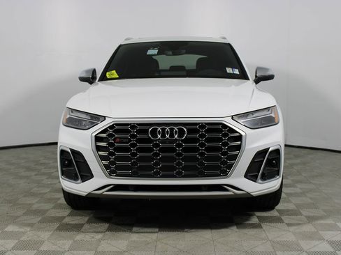 Used 2021 Audi SQ5 Premium Plus w/ Premium Plus Package image 2