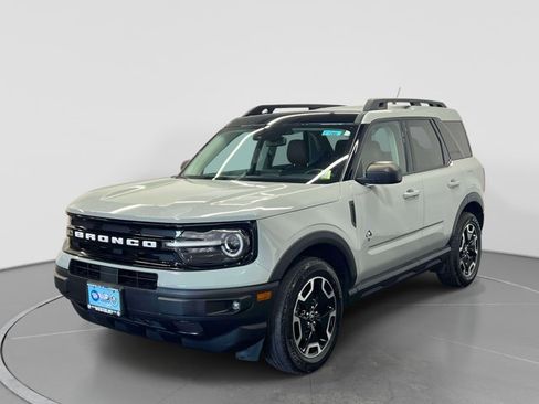 Used 2023 Ford Bronco Sport Outer Banks w/ Tech Package AWD/4WD image 4