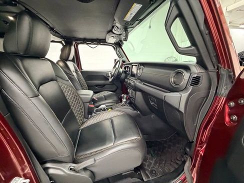 Used 2021 Jeep Wrangler Unlimited Sahara AWD/4WD image 31