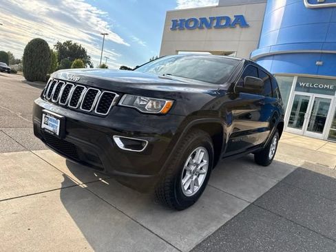 Used 2020 Jeep Grand Cherokee Laredo AWD/4WD image 15