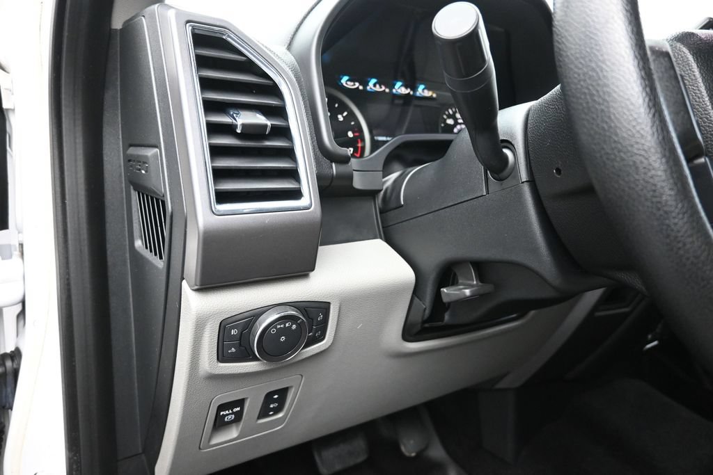 Used 2015 Ford F150 XLT w/ Equipment Group 302A Luxury AWD/4WD image 14