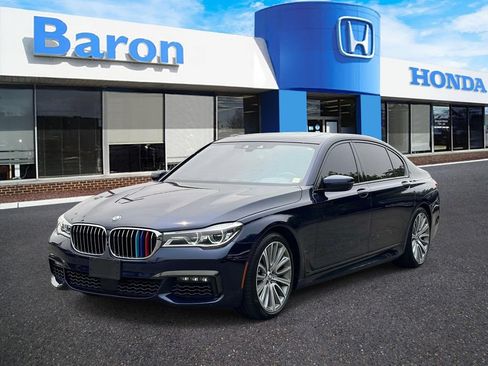Used 2018 BMW 750i xDrive AWD/4WD image 2
