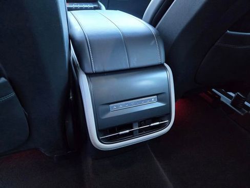 Used 2024 Lincoln Nautilus Reserve image 11