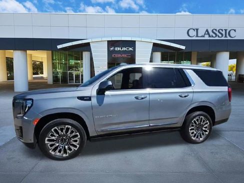 Used 2024 GMC Yukon Denali Ultimate AWD/4WD image 4
