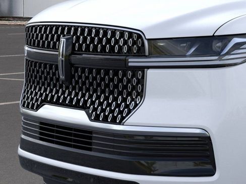 New 2026 Lincoln Navigator L Reserve AWD/4WD image 17