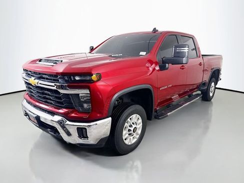 Used 2024 Chevrolet Silverado 2500 LT w/ Convenience Package image 4