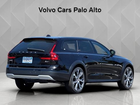 Certified 2025 Volvo V90 B6 Cross Country Ultra w/ Protection Package Premier AWD/4WD image 3