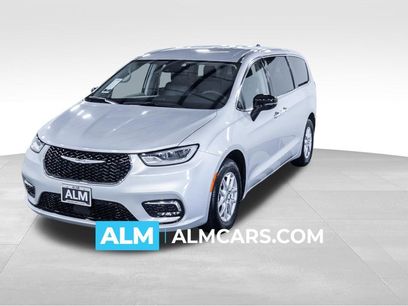 Used 2024 Chrysler Pacifica Touring-L