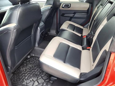 Used 2024 Ford Bronco Wildtrak image 14