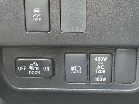 Used 2020 Toyota Tacoma TRD Sport w/ Technology Package AWD/4WD image 13