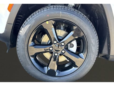 New 2026 Jeep Grand Cherokee Limited image 9