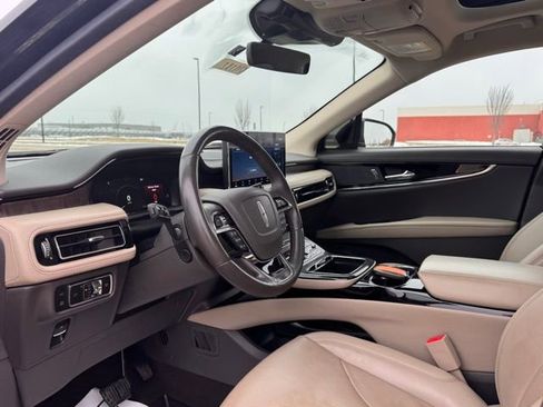 Used 2023 Lincoln Nautilus Reserve w/ Monochromatic Package image 8