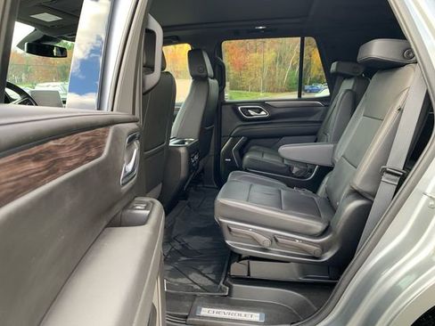 Used 2024 Chevrolet Tahoe Z71 w/ Luxury Package image 16