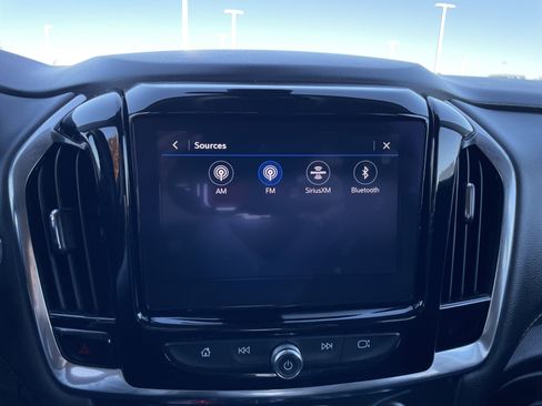 Used 2020 Chevrolet Traverse LT w/ Driver Confidence II Package image 12