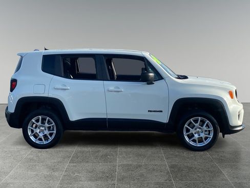 Used 2023 Jeep Renegade Latitude AWD/4WD image 6