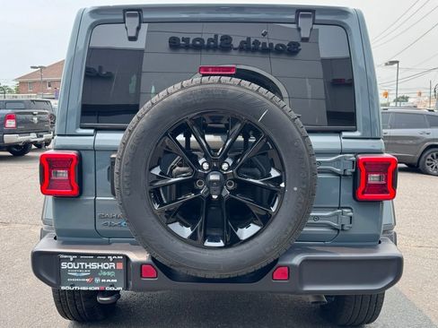 Used 2025 Jeep Wrangler Unlimited Sahara AWD/4WD image 6