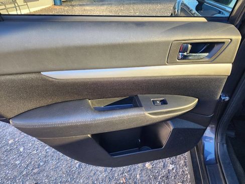 Used 2013 Subaru Outback 2.5i Premium w/ All-Weather Pkg image 17