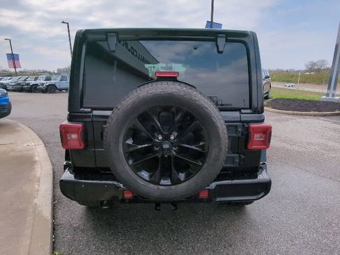 Used 2022 Jeep Wrangler Unlimited Sahara image 8