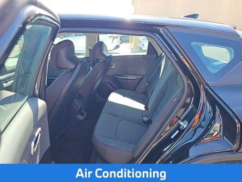 Used 2025 Kia K4 FWD image 11