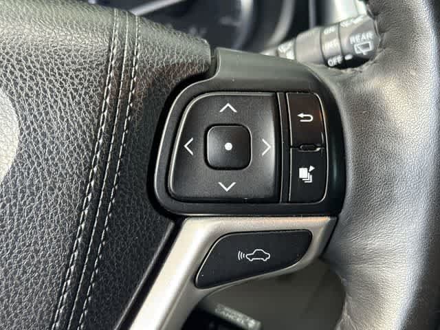 Used 2015 Toyota Highlander Limited Platinum FWD image 23