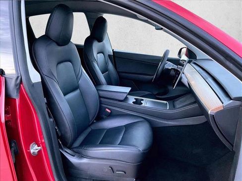 Used 2022 Tesla Model Y Performance image 9