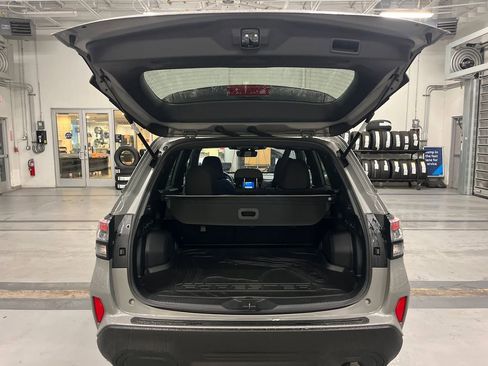 Used 2025 Subaru Forester Premium image 5