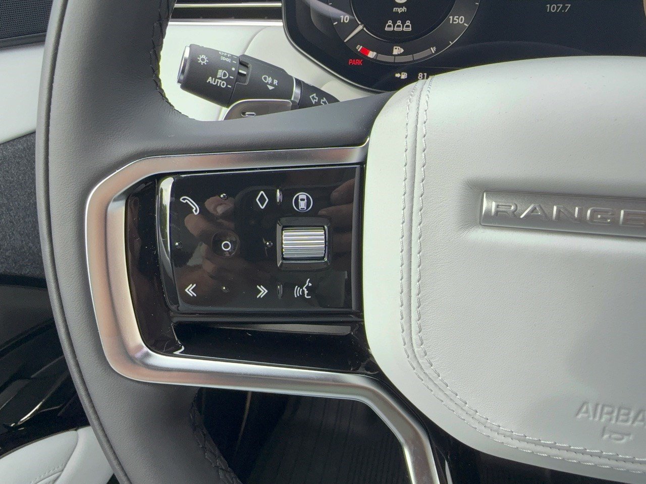 New 2027 Land Rover Range Rover Sport SE AWD/4WD image 17