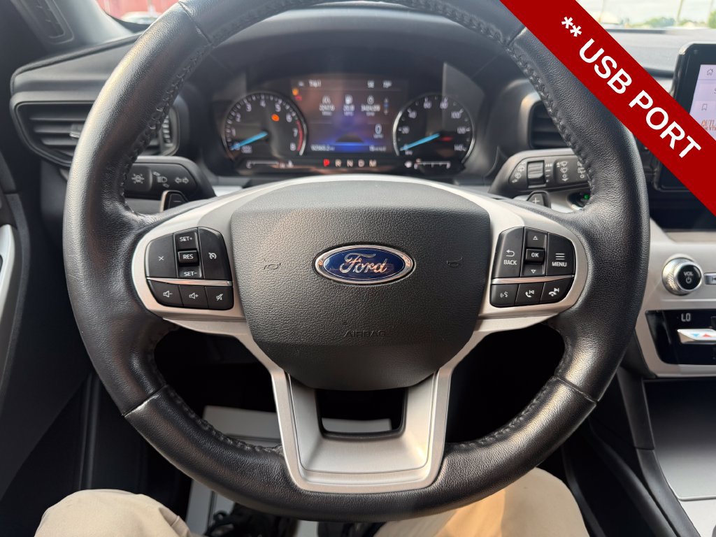 Used 2020 Ford Explorer XLT AWD/4WD image 16