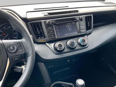 Used 2017 Toyota RAV4 LE FWD image 7