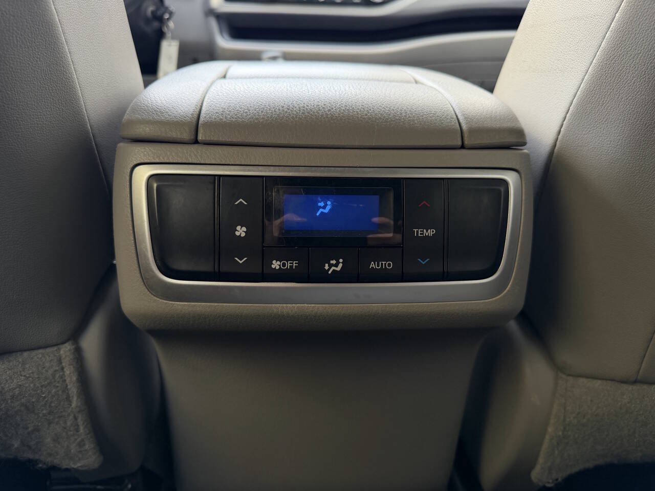 Used 2016 Toyota Highlander Plus AWD/4WD image 22
