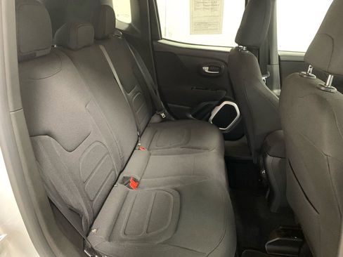 Used 2018 Jeep Renegade Latitude image 22