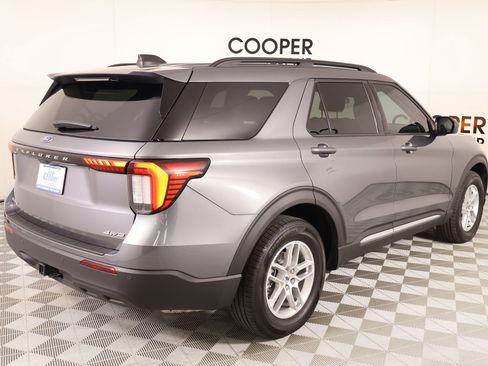 Used 2025 Ford Explorer Active image 22