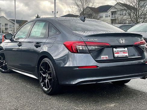 Used 2023 Honda Civic Sport image 11