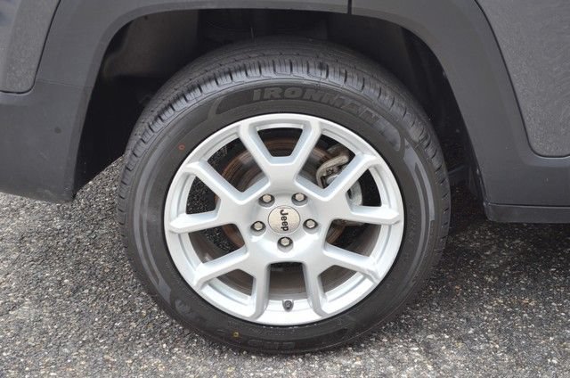 Used 2023 Jeep Renegade Latitude AWD/4WD image 11