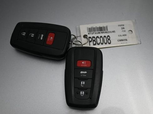 Used 2024 Toyota Camry XLE FWD image 43