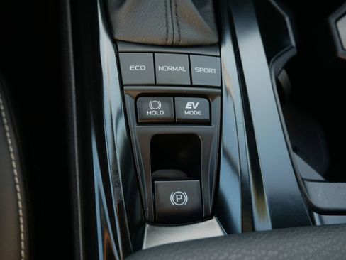 Used 2025 Toyota Camry SE image 24