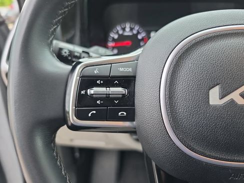 Certified 2023 Kia Sorento EX FWD image 22
