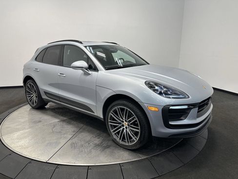 Certified 2026 Porsche Macan image 9