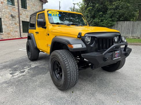 Used 2021 Jeep Wrangler Sport AWD/4WD image 3